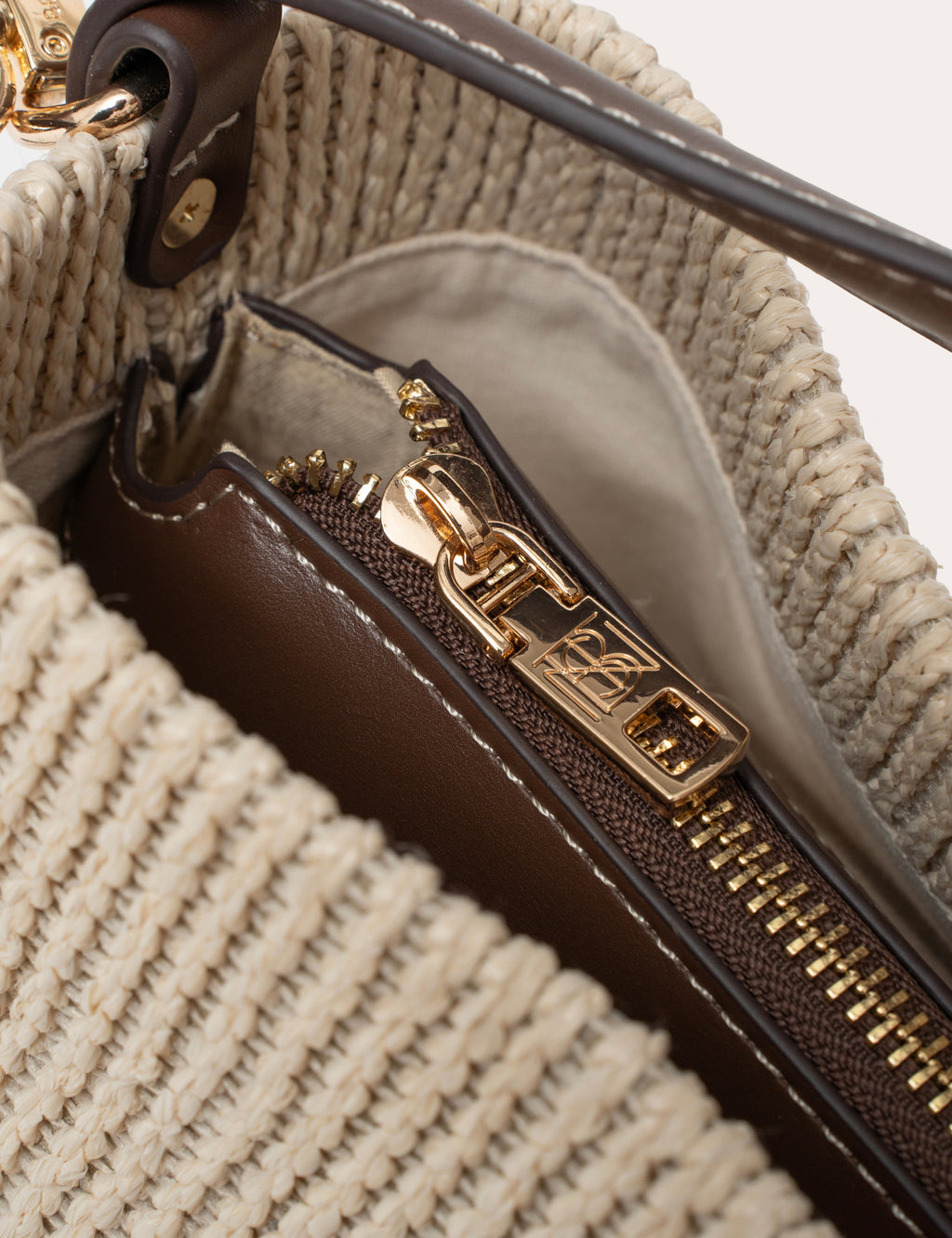 Amea escape bucket bag