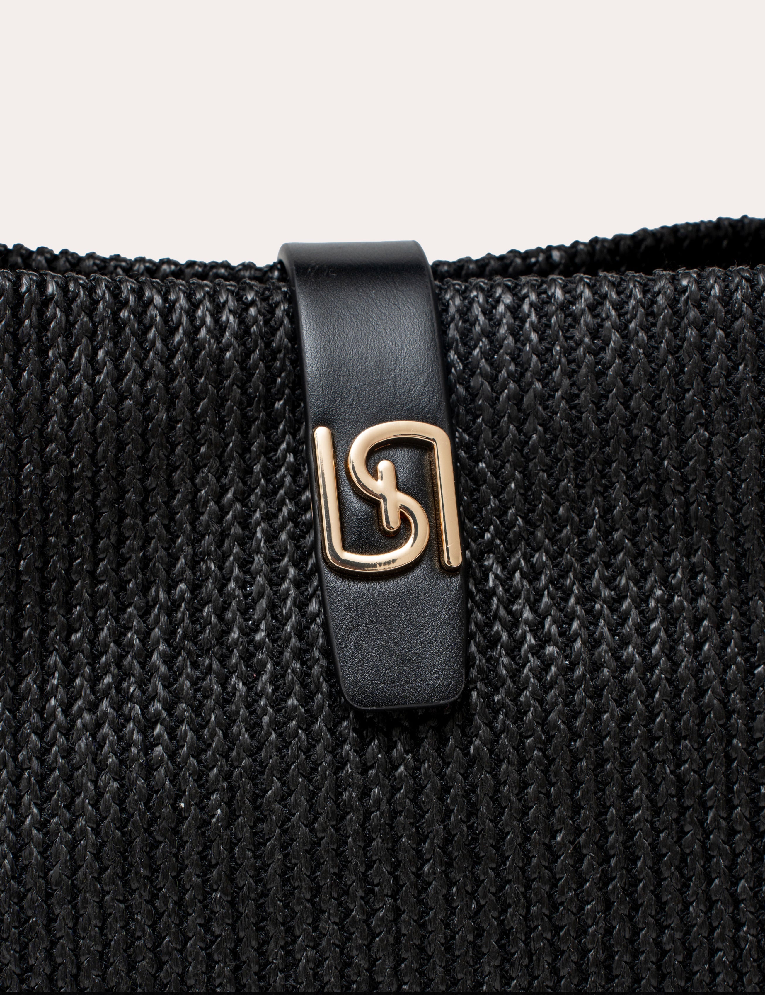 Amea escape bucket bag