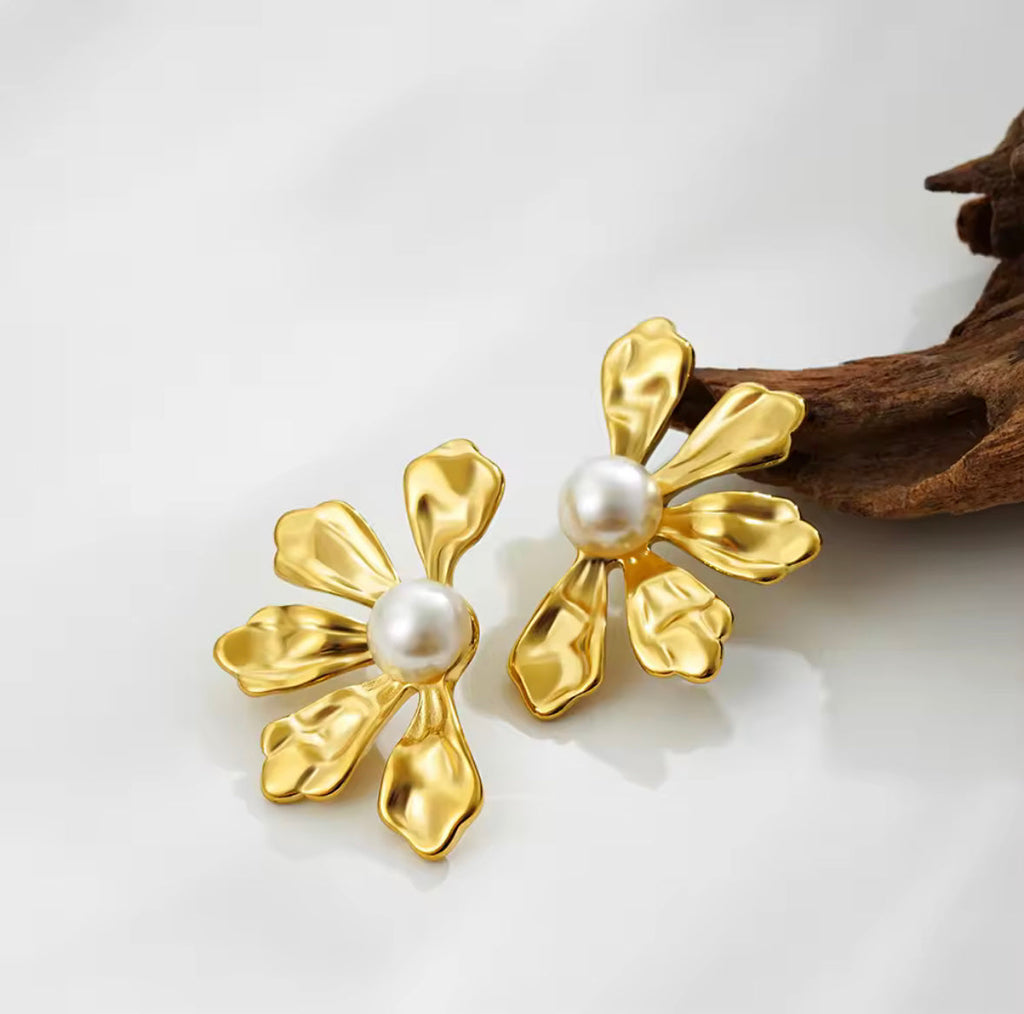Bloom Pearl Earrings